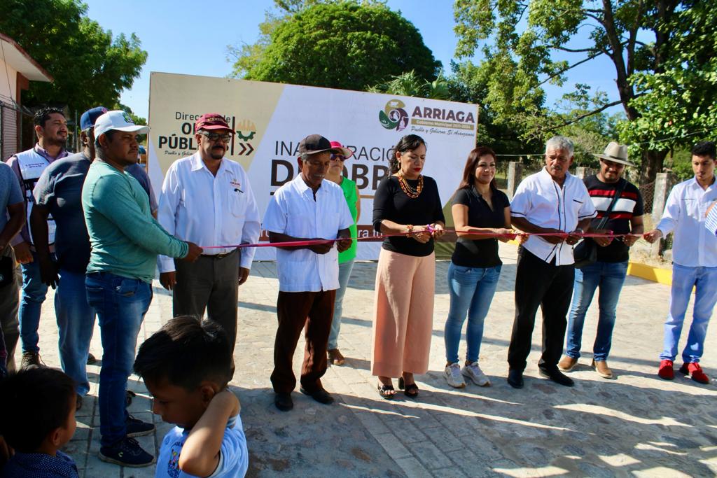 INAGURA YOLANDA PAVIMENTACION EN VILLA DEL MAR-