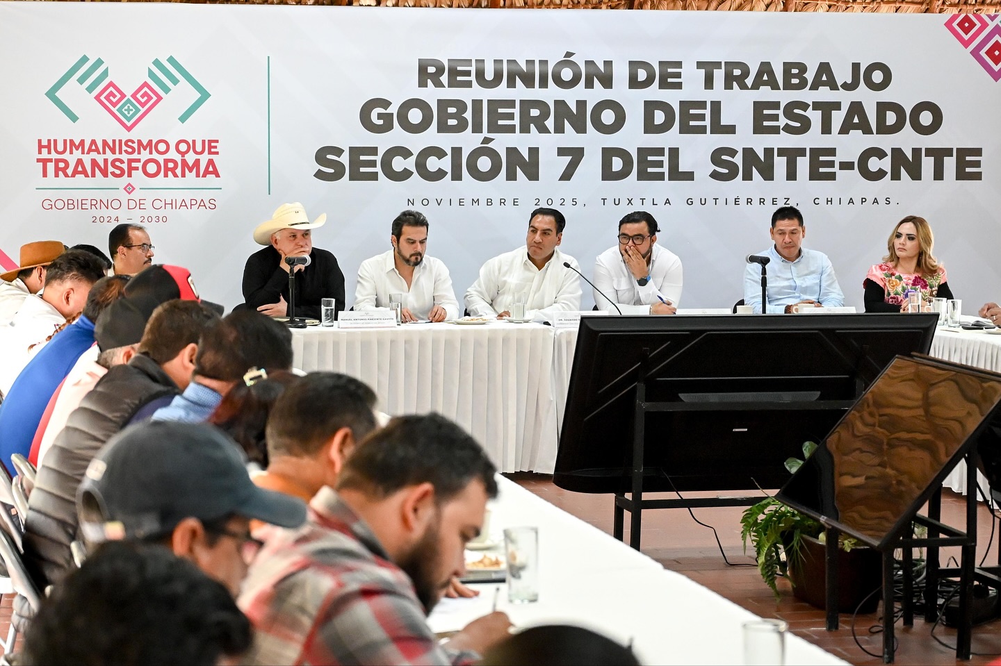 ERA FORTALECE DIALOGO CON LA CNTE-1