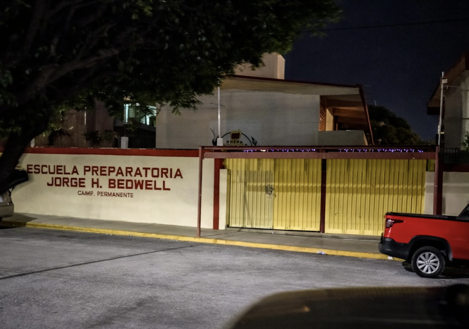 Trabajan a oscuras Arriaga1