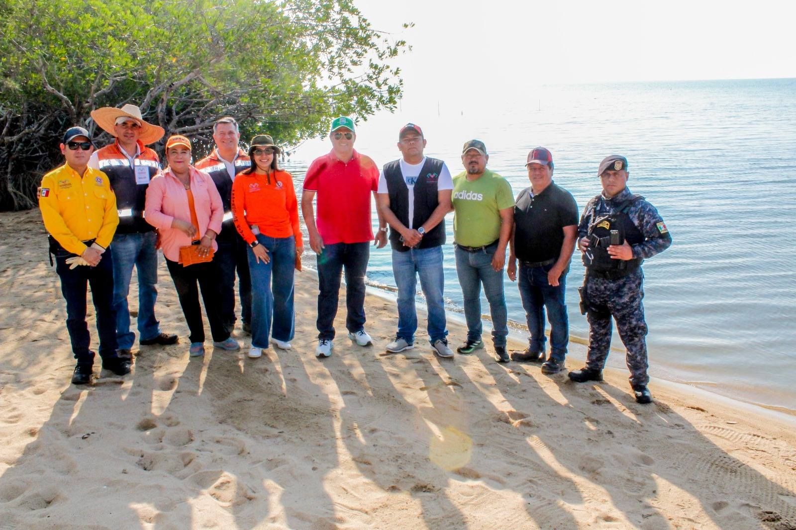 Alejandro Patrinos impulsa jornada de limpieza de playas en Arriaga rumbo a Semana Santa 20262