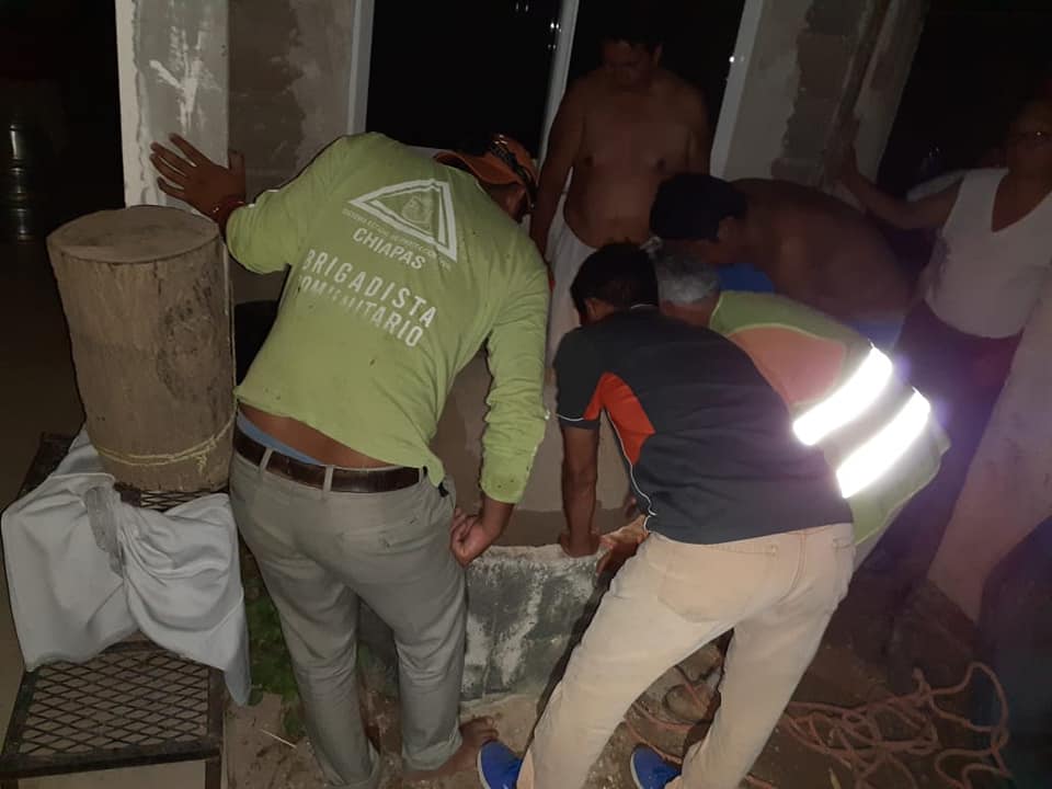 hombre bolo cae al pozo en arriaga-2