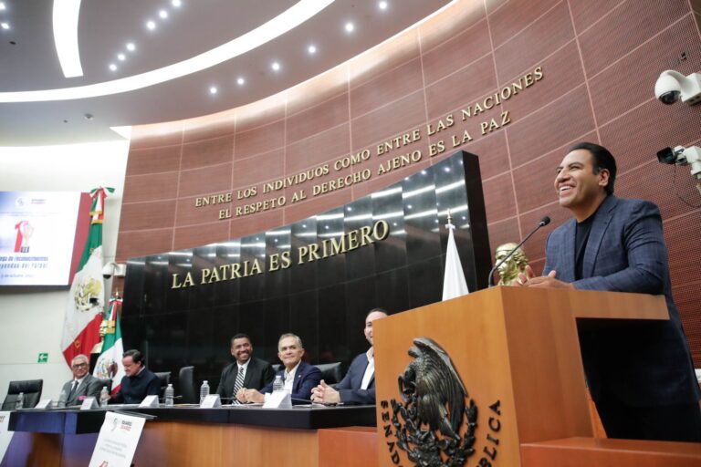 Eduardo Ramírez entregó reconocimientos a leyendas del fútbol mexicano ...