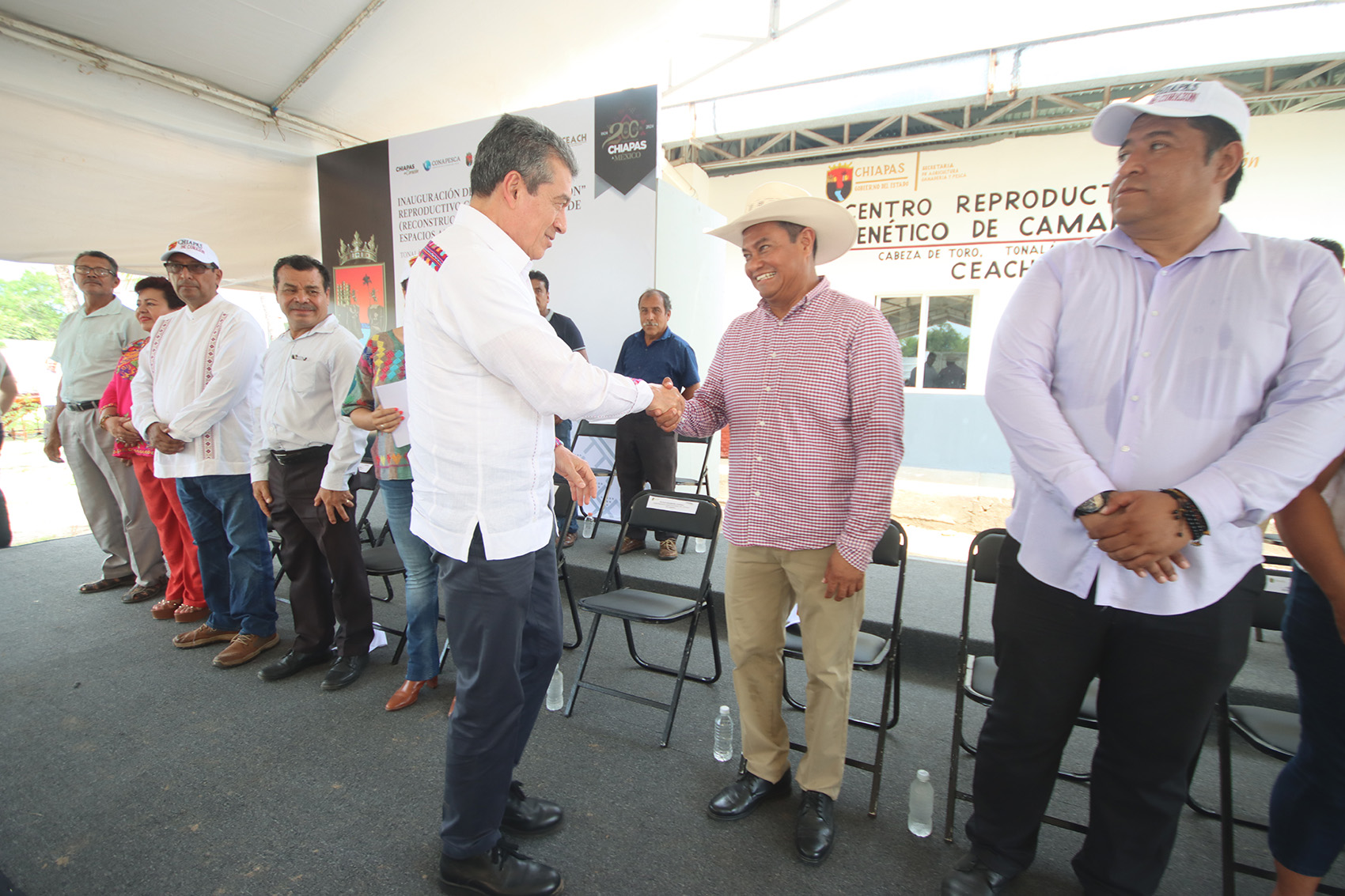 RUTILIO INAGURA CENTRO GENETICO DEL CAMARON EN TONALA-2