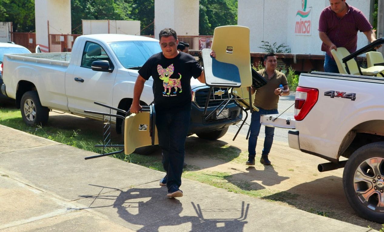 Contribuye Alejandro Patrinos mobiliario1