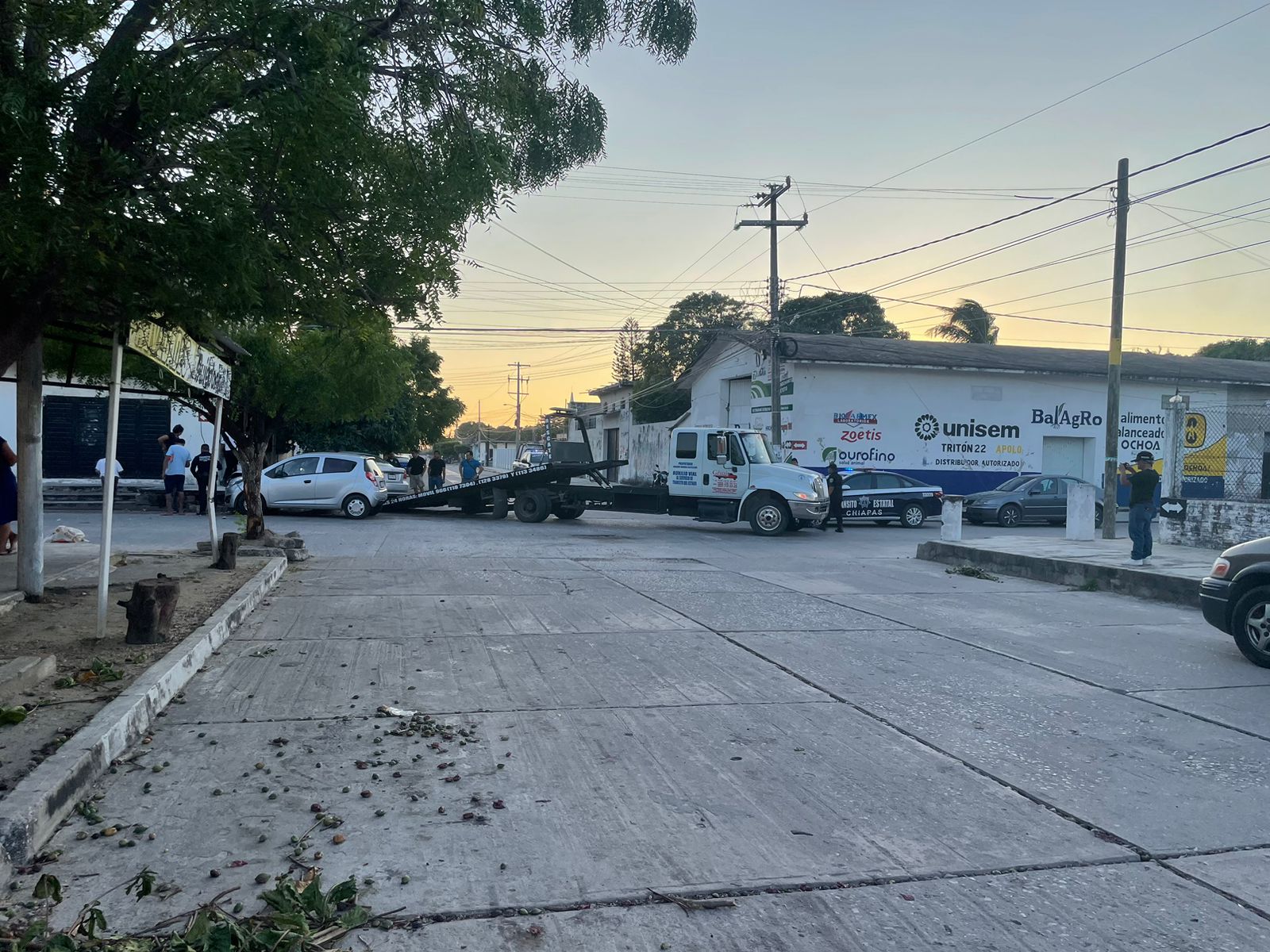 Chocan automovilistas en cabecera de Arriaga2