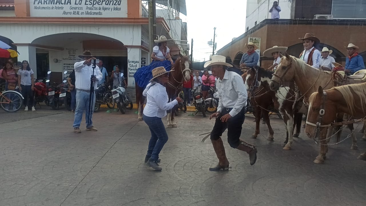 Gran comienzo de la Expo Feria Ganadera 2024 en Tonala¦ü8