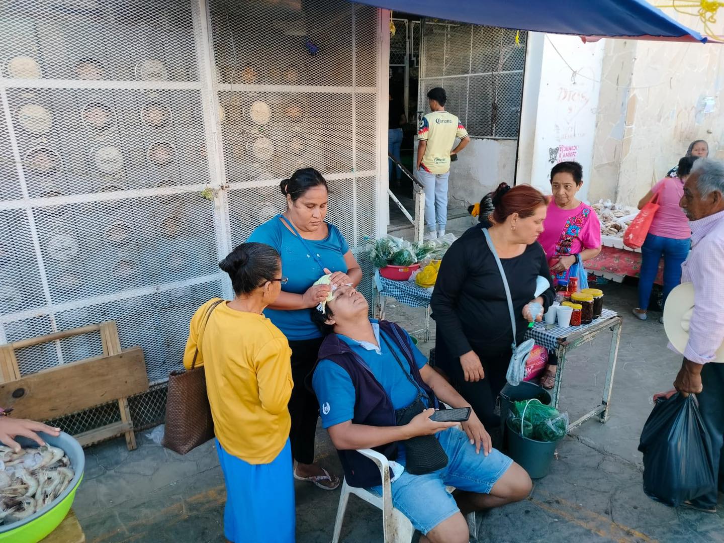 Le cayo¦ü un palo en la cabeza a comerciante en Arriaga4