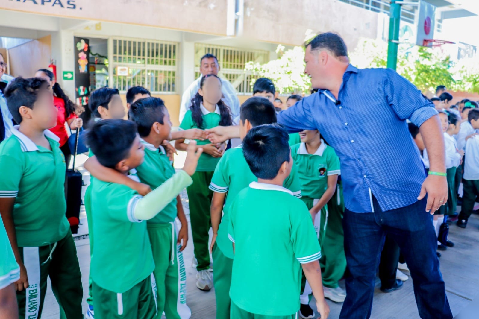 Llevan a cabo ma¦üs acciones en favor de las escuelas de Arriaga3
