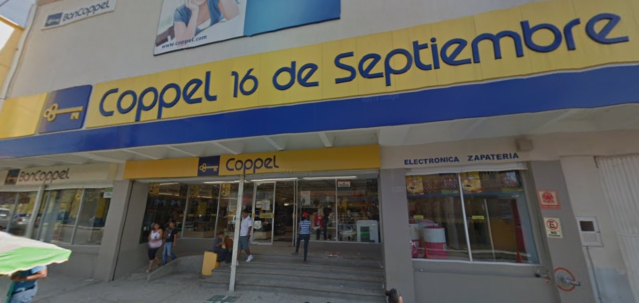 Se quedaron atrapados en elevador de Coppel de Tonal+í1