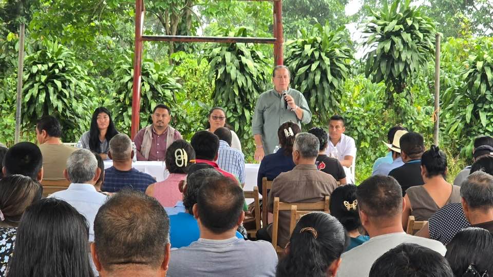 ANTONIO SANTOS CELEBRA ASAMBLEA INFORMATIVA-1