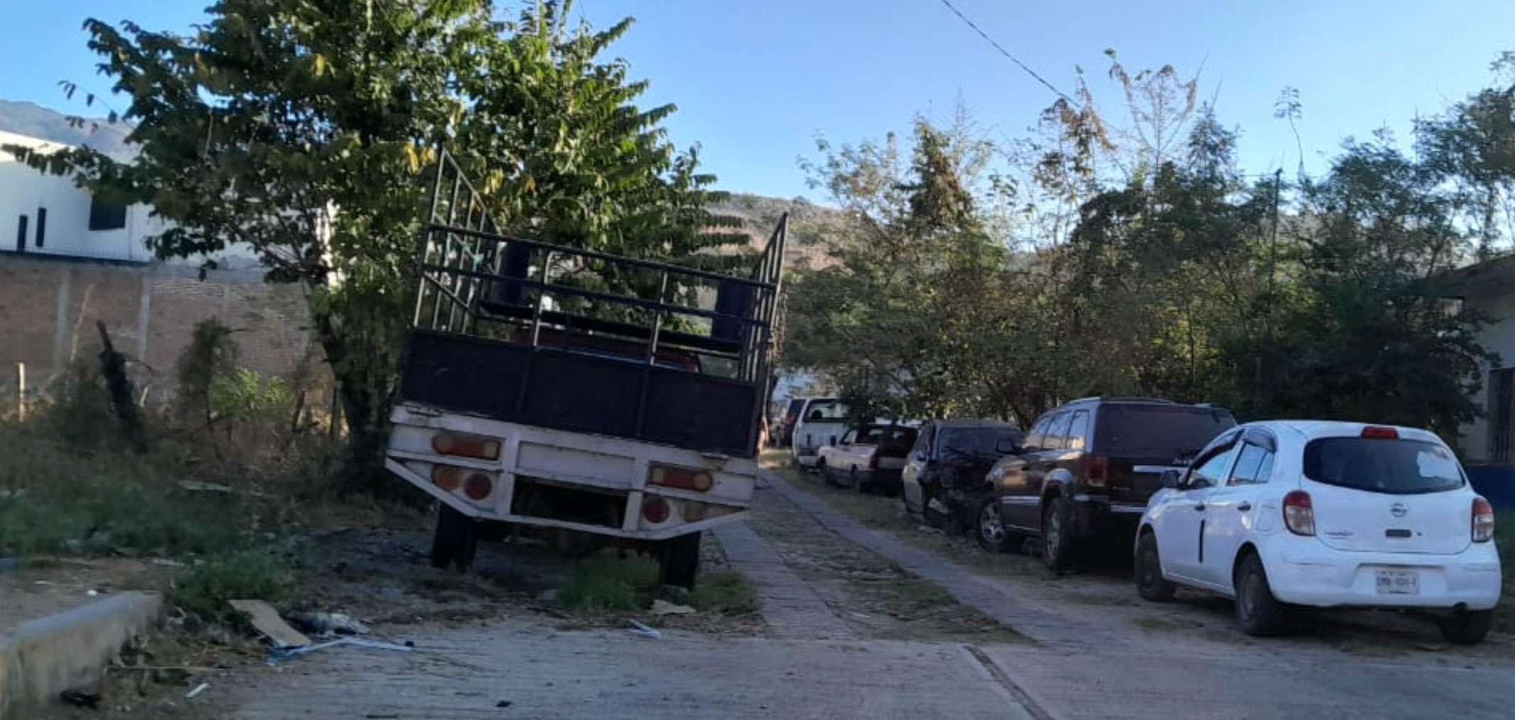 Calles-convertidas-en-deshuesaderos-carros2