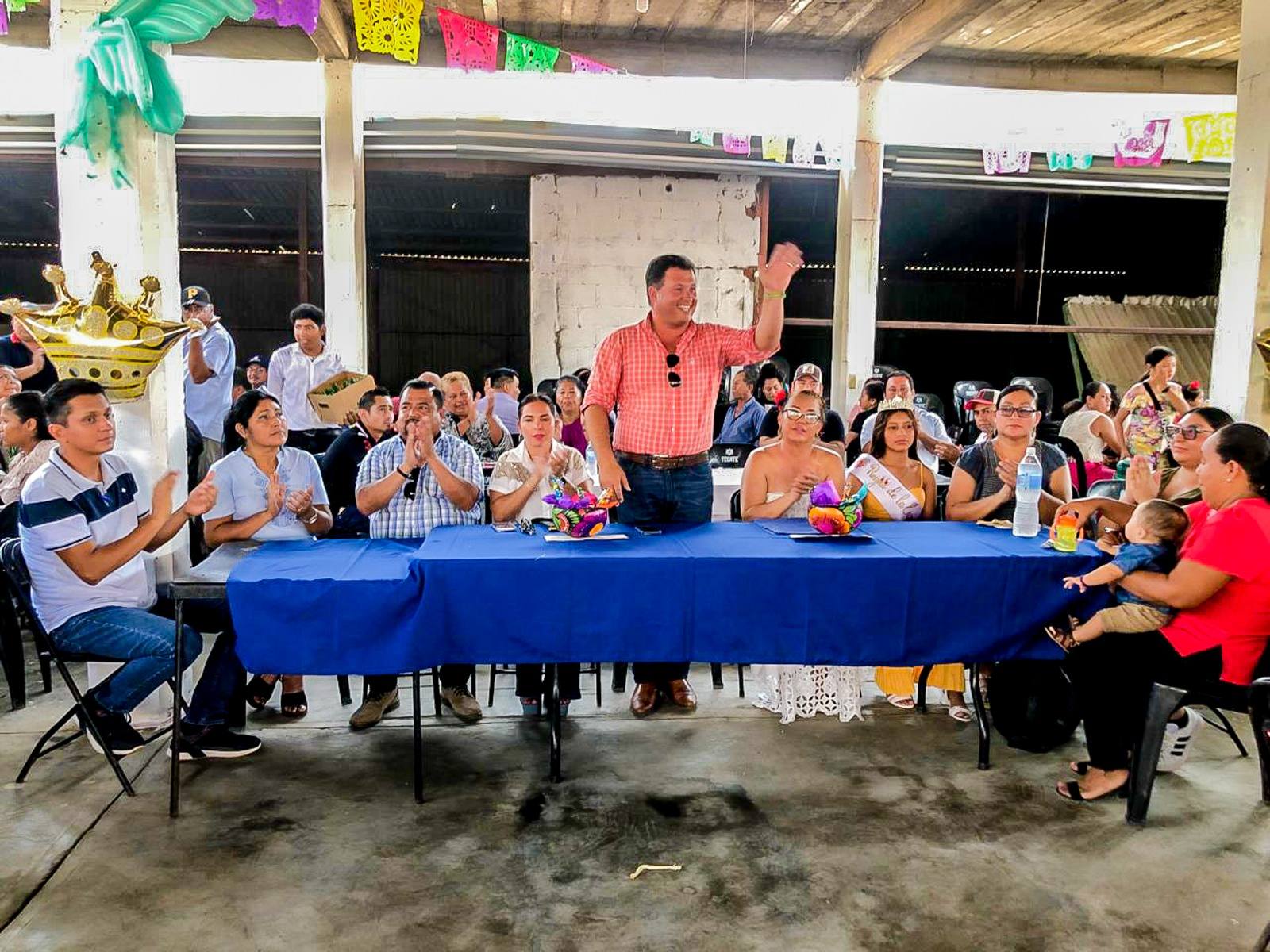 Alejandro Patrinos en Tradicional Barbacoa de L+ízaro C+írdenas1