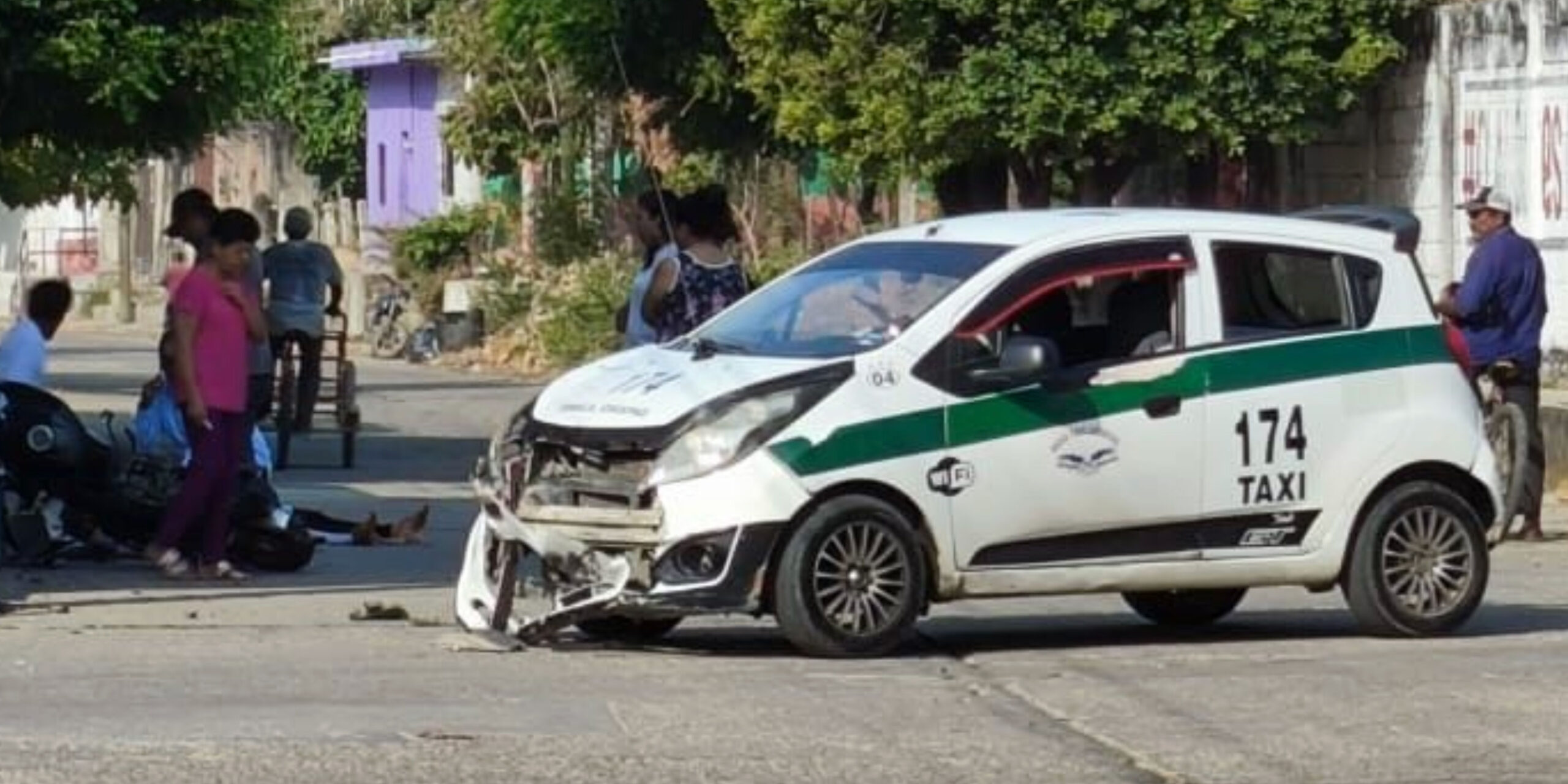 Arrollo¦ü-taxista-a-motociclista-en-la-colonia-Evolucio¦ün1