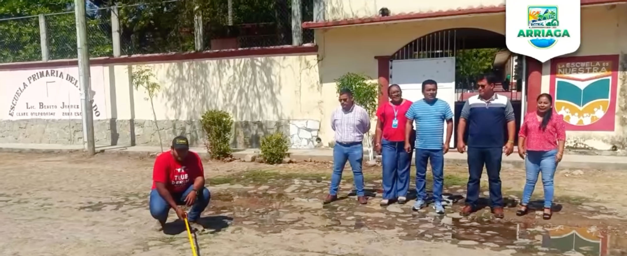 Atiende-Alejandro-Patrinos-llamado-de-comunidad-escolar-en-Arriaga1