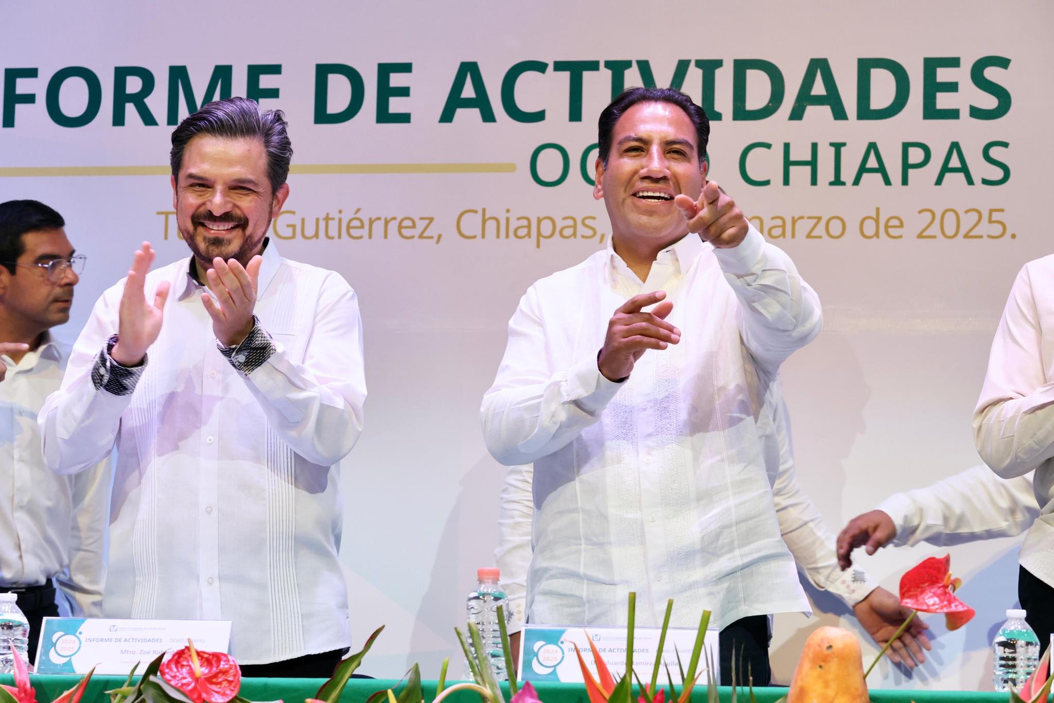 ERA ACOMPA+æA A ZOE ROBLEDO A INFORME-4