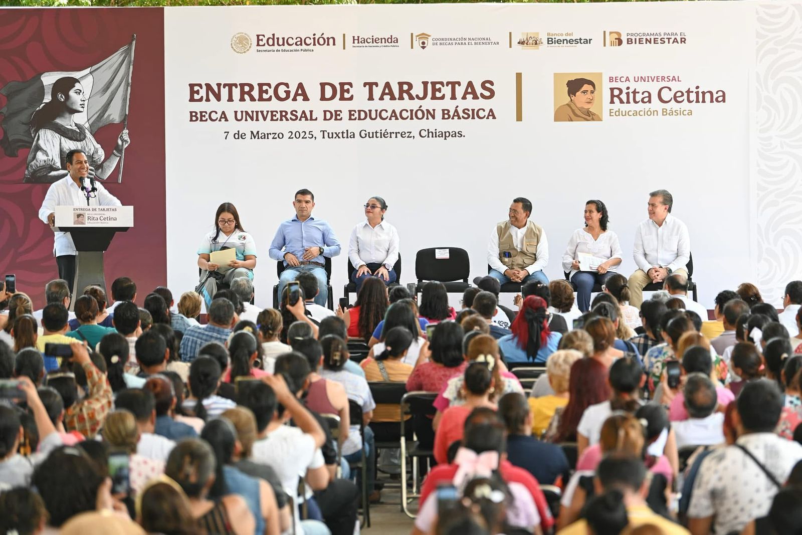 ERA ENTREGA DE BECA RITA SETINA-1