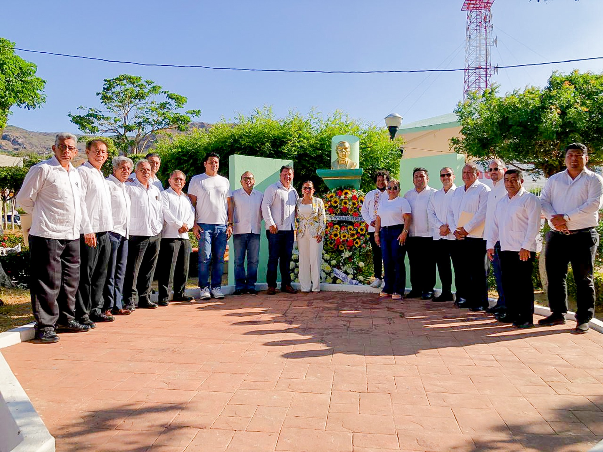 Homenaje a Don Benito Jua¦ürez Garci¦üa en Arriaga3