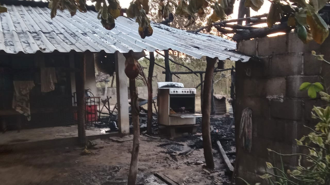 Perdio¦ü-pescador-su-vivienda-y-todas-sus-cosas-en-Tonala¦ü4