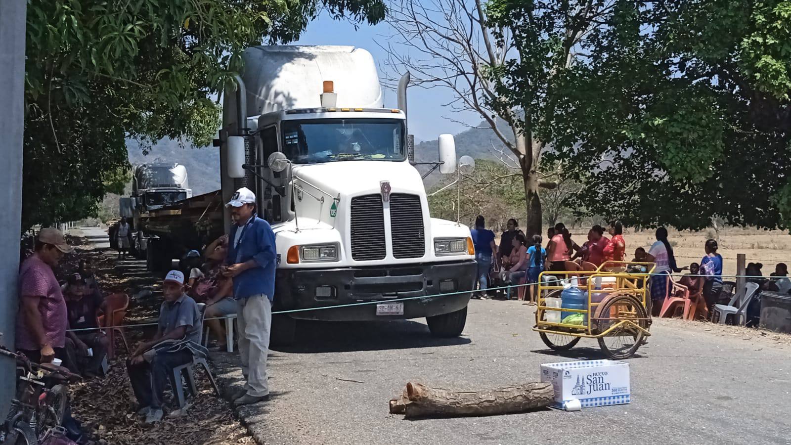 Cerraron Pijijiapanecos el paso a unidades pesadas1