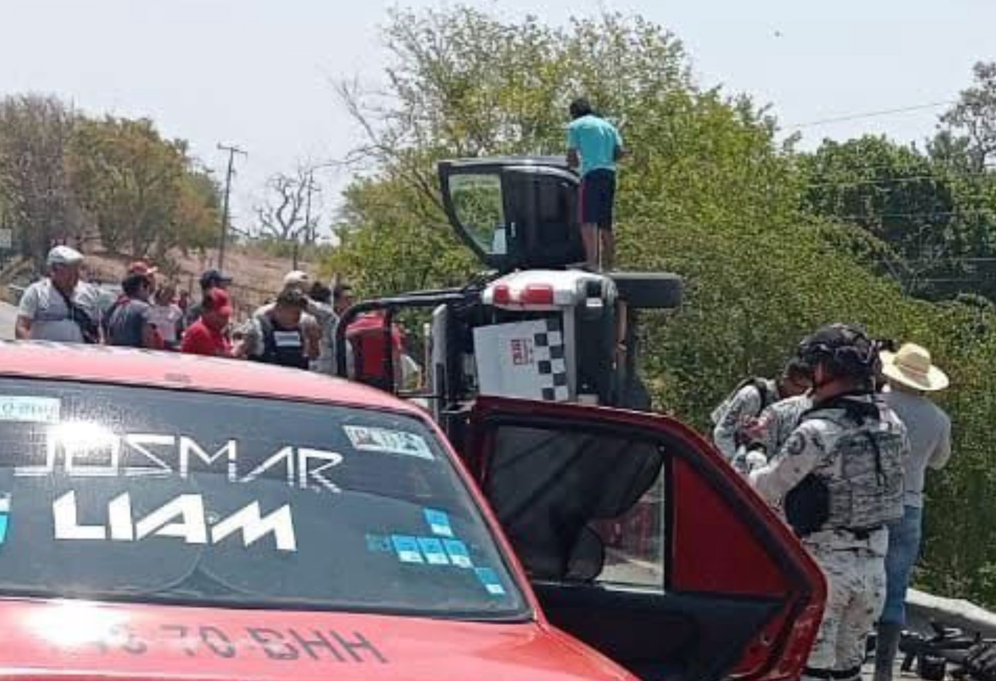 Se-volco¦ü-unidad-de-la-Guardia-Nacional-en-el-tramo-Tonala¦ü2