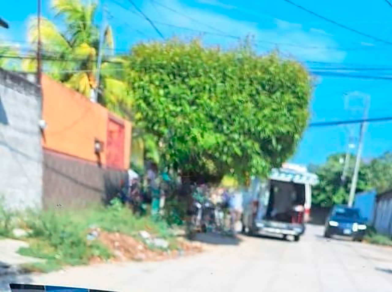 Se-llevo¦ü-automovilista-a-familia-en-moto-en-Tonala¦ü1