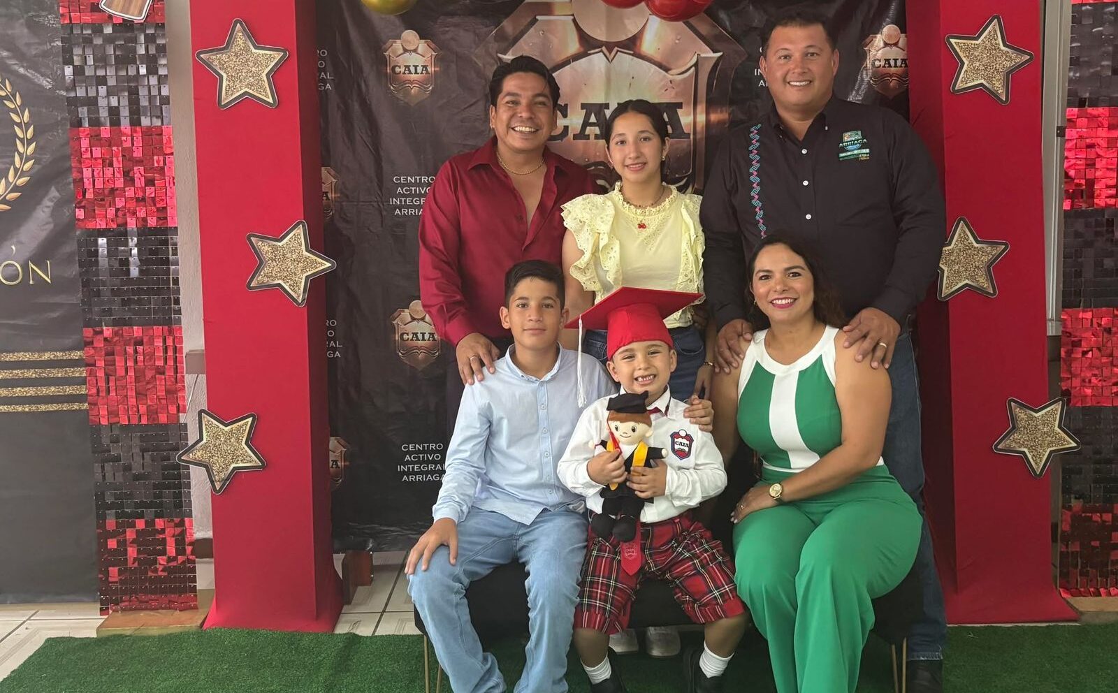 Presidente Municipal Alejandro Patrinos participa en emotiva clausura del ciclo escolar en el Centro Activo Integral Arriaga