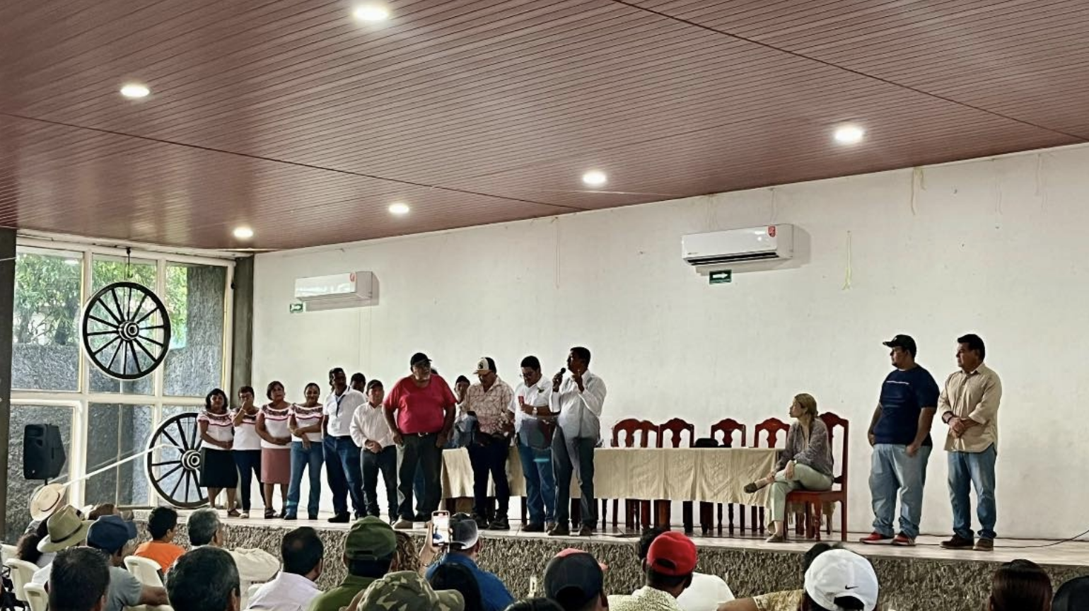 Tras presio¦ün del pueblo2