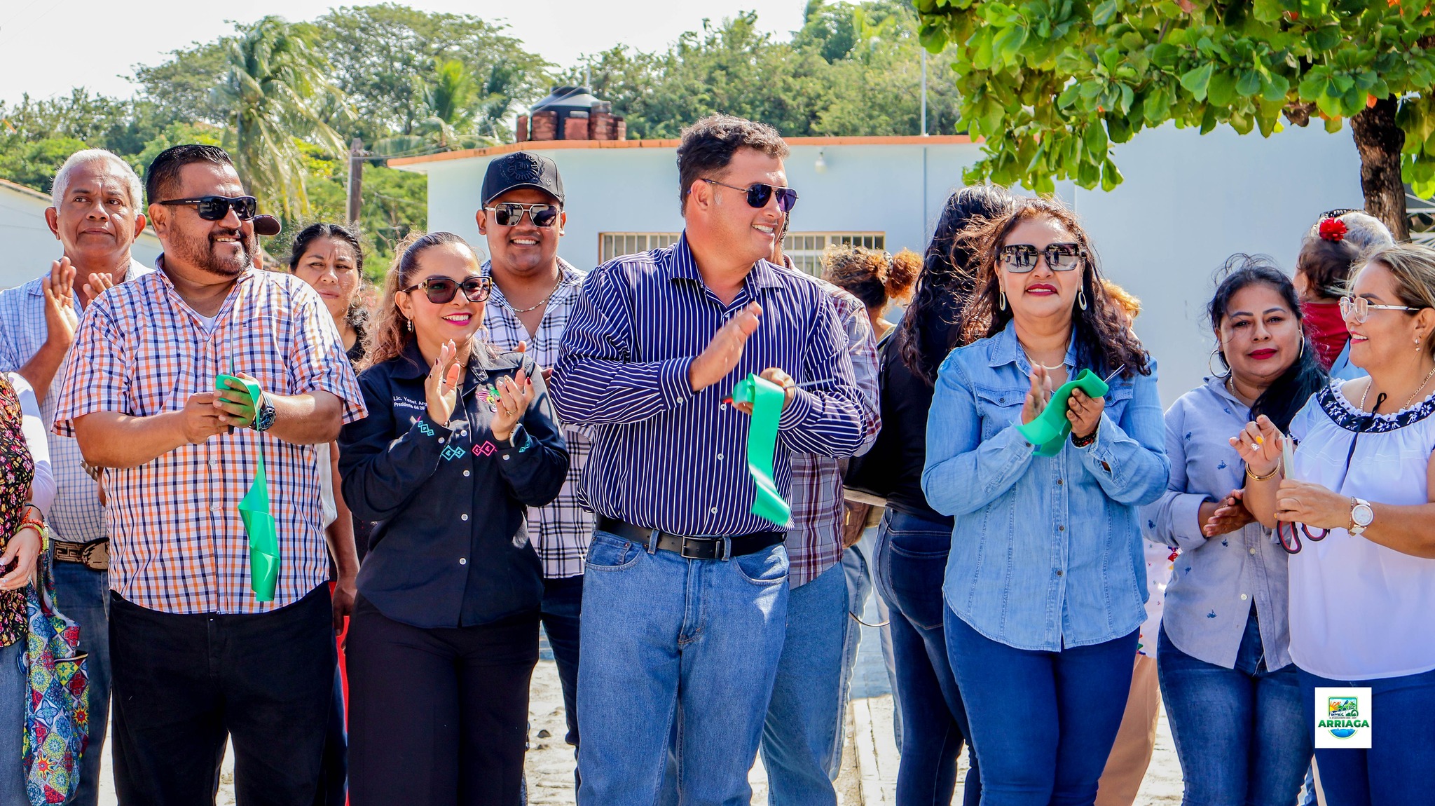 Alejandro Patrinos cumple compromiso con la colonia Azteca al inaugurar su acceso principal1