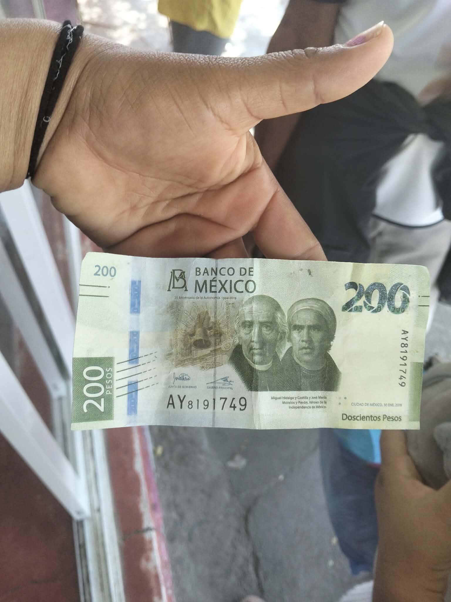 Tambie¦ün circulan billetes falsos de a 200 en Arriaga2