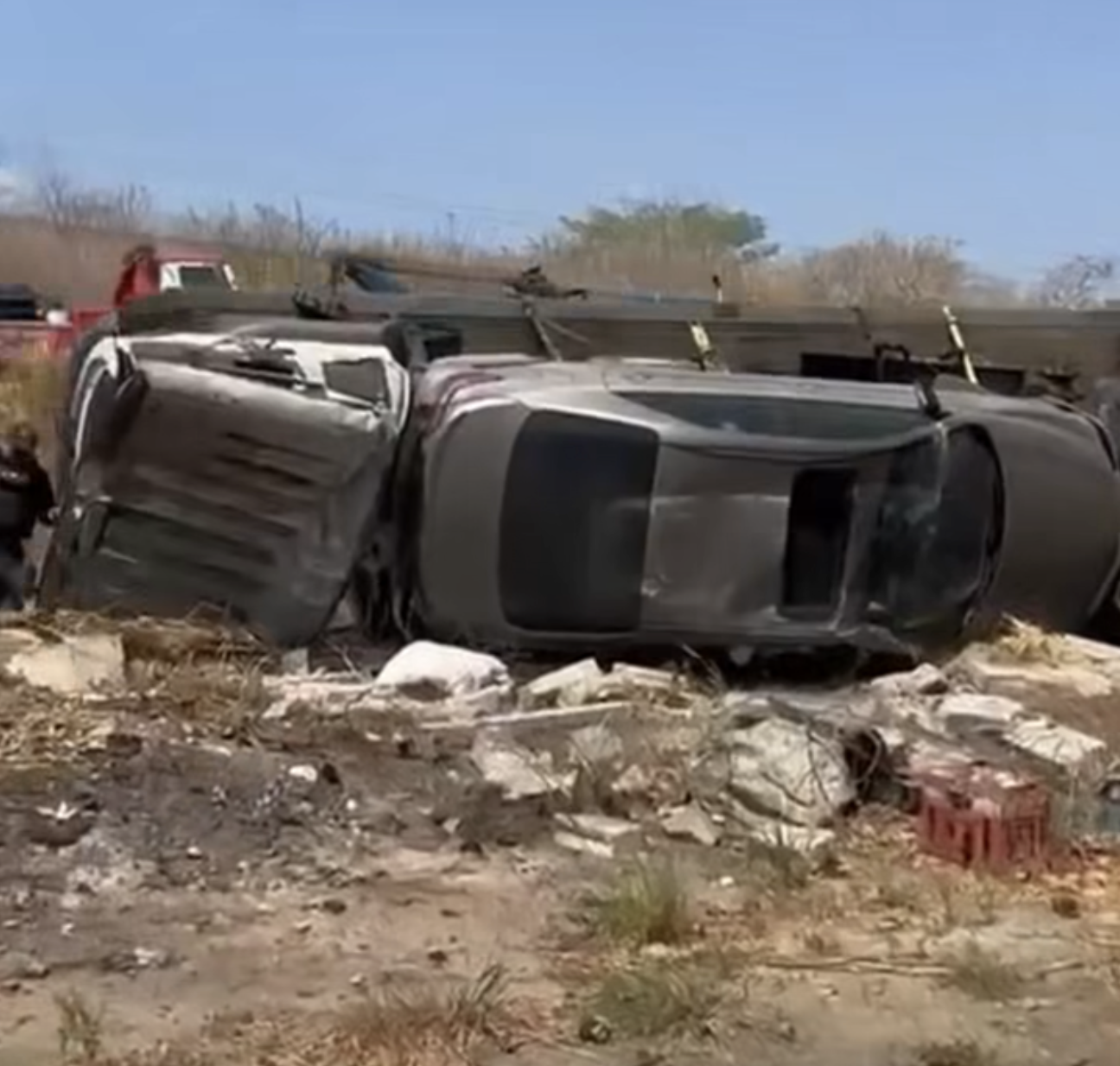 Cayo¦ü pesada unidad y tiro¦ü barda en La Azteca2
