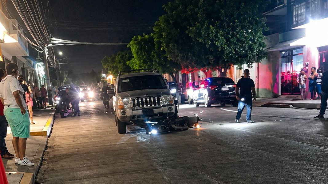 Chocaron camioneta con moto en zona centro de Arriaga1