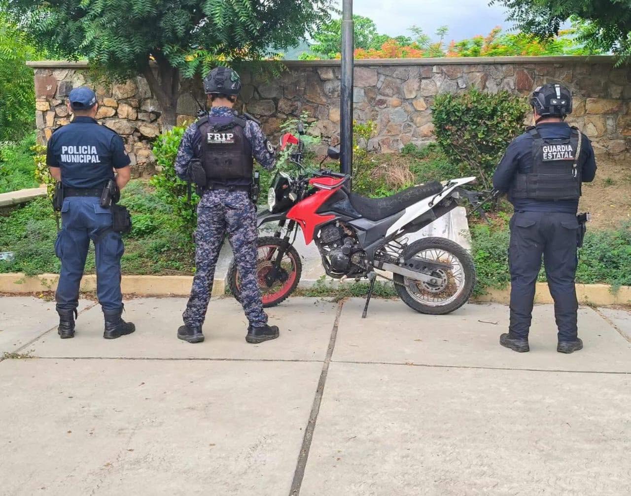 Aseguran motocicleta con reporte de robo durante patrullajes en Arriaga1