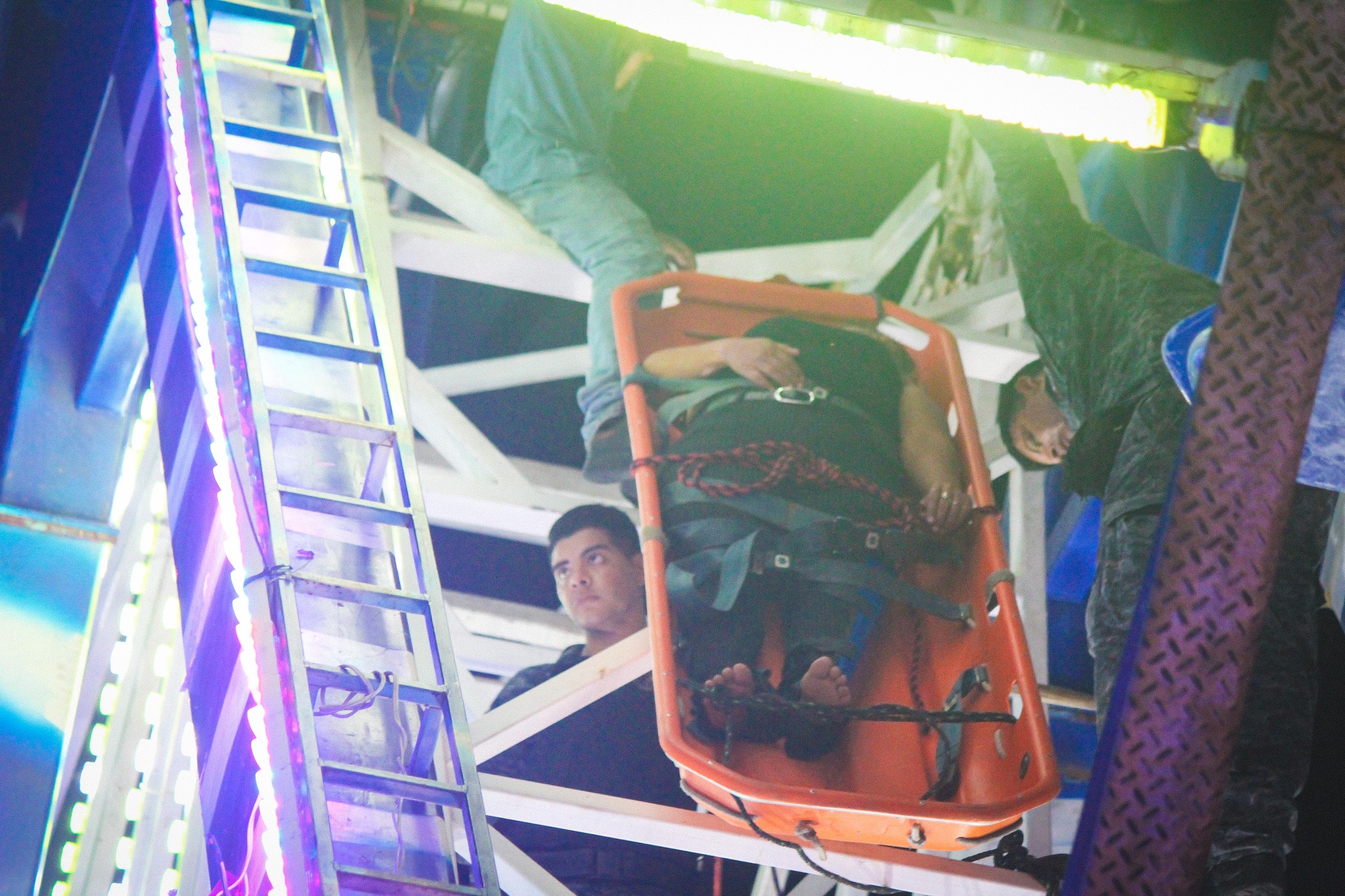 Dos mujeres resultan lesionadas tras accidente en juego meca¦ünico de la Expoferia Arriaga1