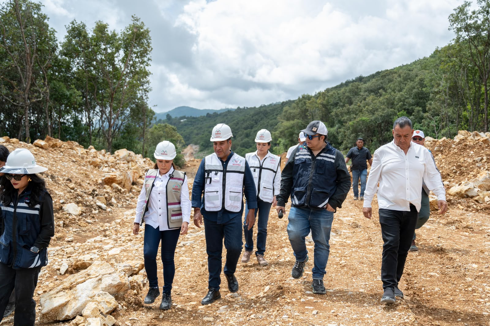 Eduardo Ram+¡rez supervisa avances del Libramiento Las Alfareras