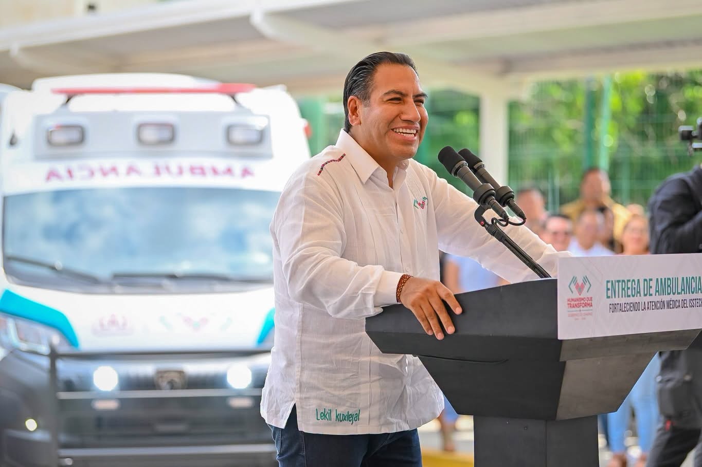 Entrega de nuevas ambulancias fortalece la atenci+¦n m+®dica del ISSTECH en Chiapas1