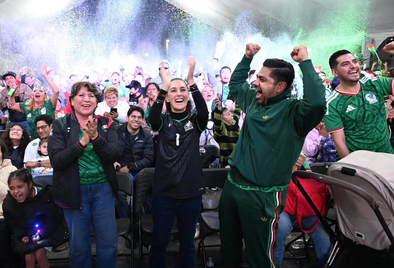 Sheinbaum asiste a Fan Fest en Nezahualc+¦yotl y envi+¦ mensaje de apoyo a la Selecci+¦n Mexicana2