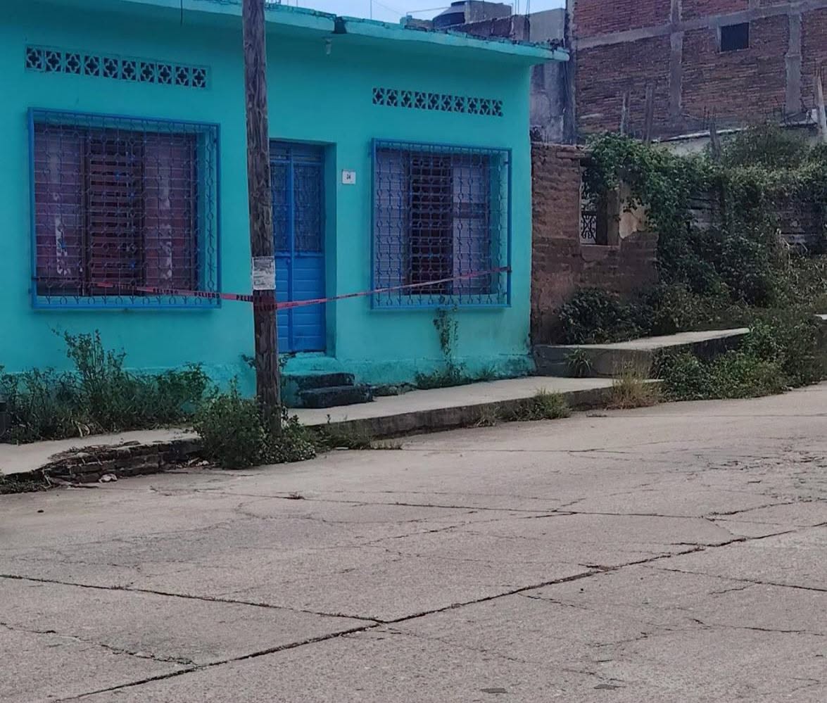 Localizan sin vida a adulta mayor al interior de vivienda en el centro de Arriaga1