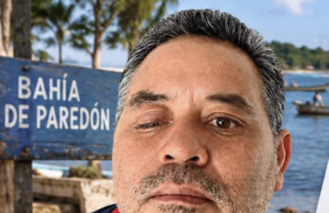 Pescador de Paredón demanda reparación de 285 mil pesos por contaminación de la bahía