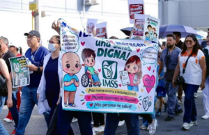 Trabajadores del IMSS amplían protestas; exigen 7% del PIB para salud y rechazan aumento salarial