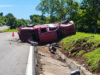 Volcadura de camioneta deja una persona lesionada en la carretera Tonalá–Pijijiapan